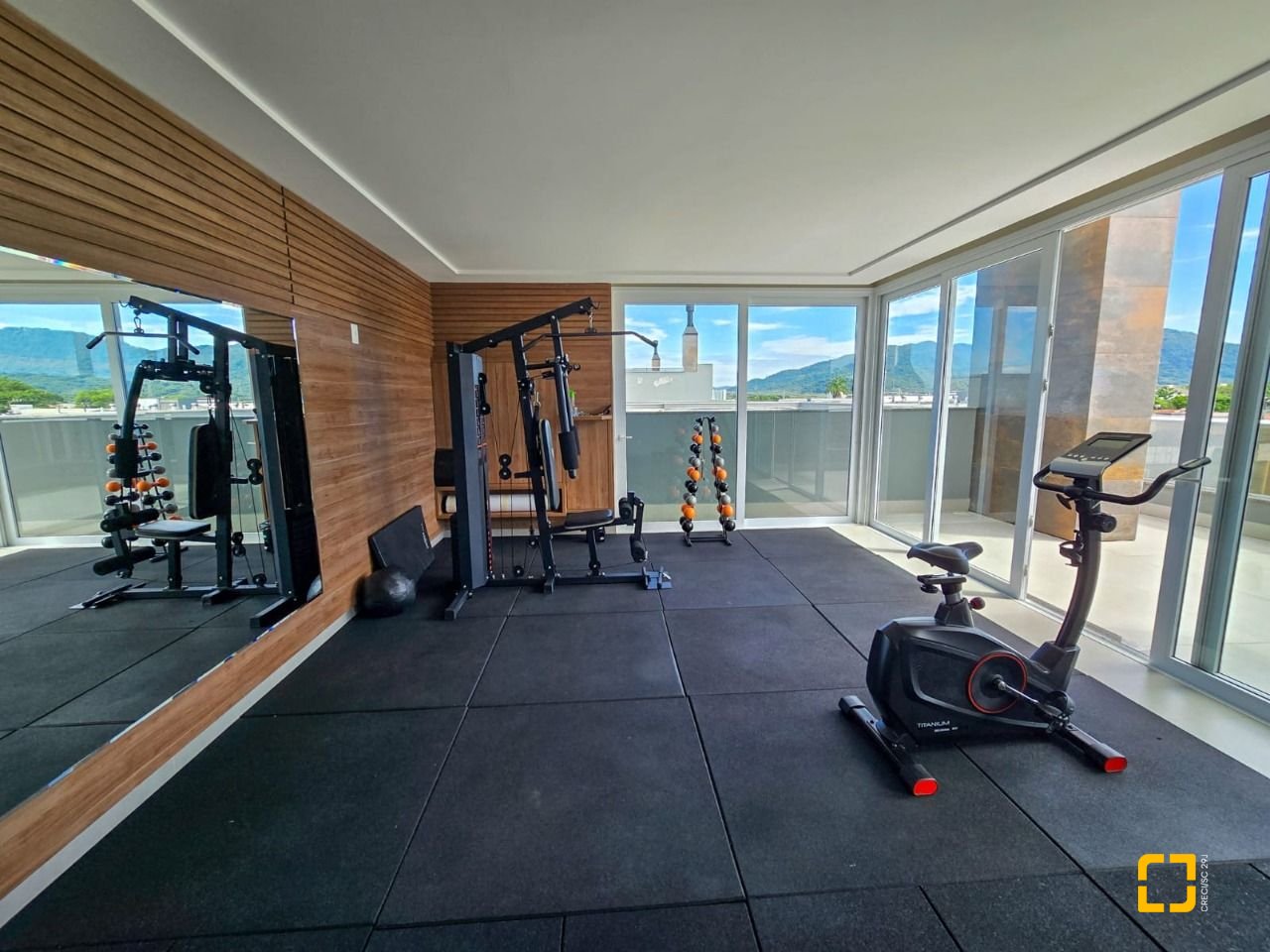 Apartamento com 79m², 3 quartos (sendo 1 suíte), 1 garagem, no bairro Campeche em Florianópolis