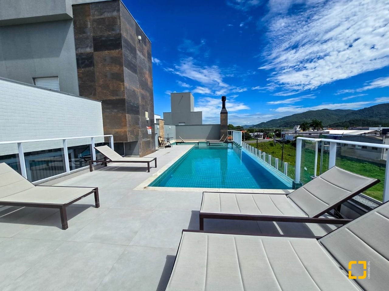 Apartamento com 79m², 3 quartos (sendo 1 suíte), 1 garagem, no bairro Campeche em Florianópolis
