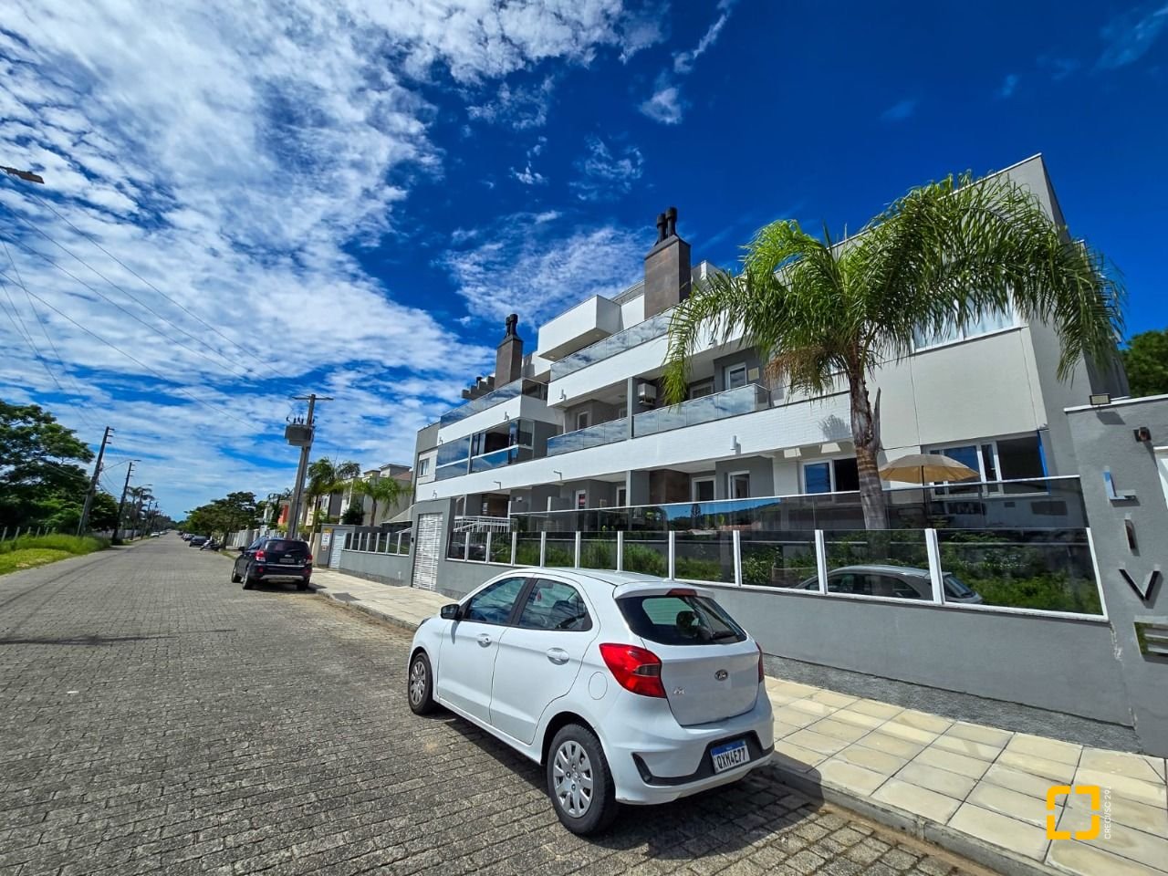 Apartamento com 79m², 3 quartos (sendo 1 suíte), 1 garagem, no bairro Campeche em Florianópolis