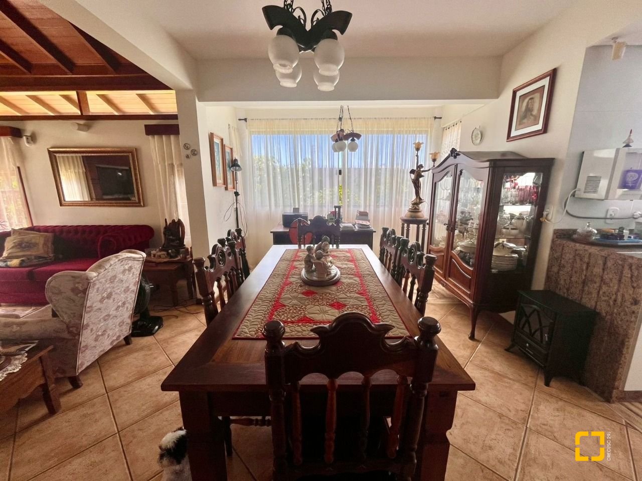 Casa com 222m², 5 quartos (sendo 2 suítes), 4 garagens, no bairro Campeche Morro das Pedras em Florianópolis