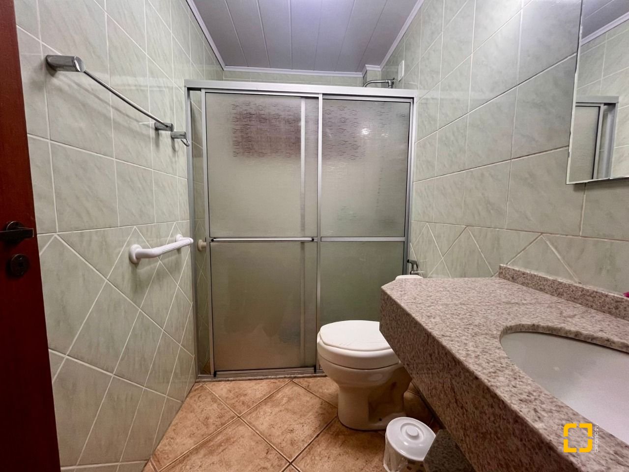 Casa com 222m², 5 quartos (sendo 2 suítes), 4 garagens, no bairro Campeche Morro das Pedras em Florianópolis