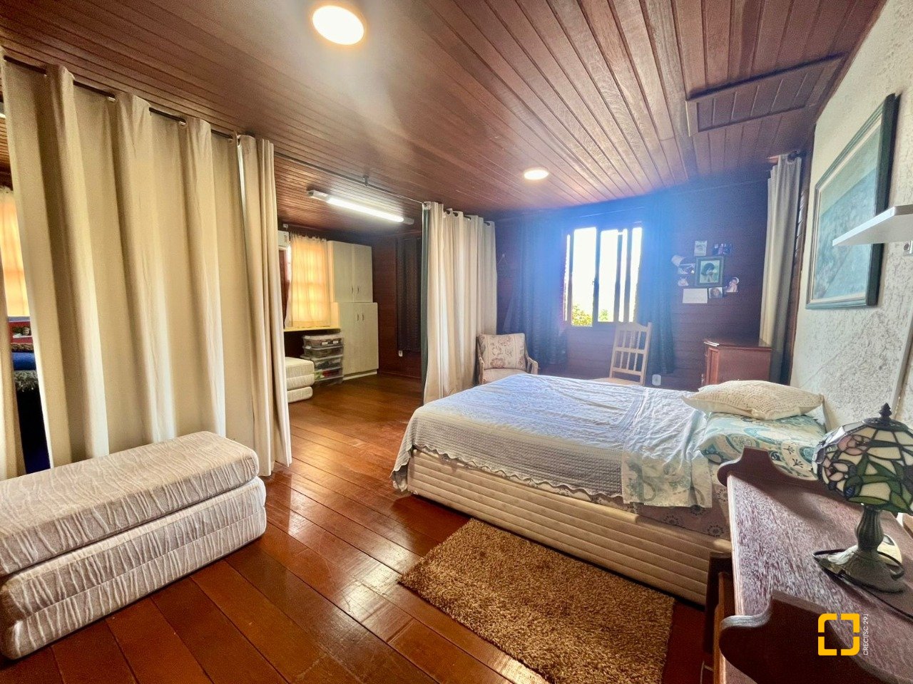 Casa com 222m², 5 quartos (sendo 2 suítes), 4 garagens, no bairro Campeche Morro das Pedras em Florianópolis