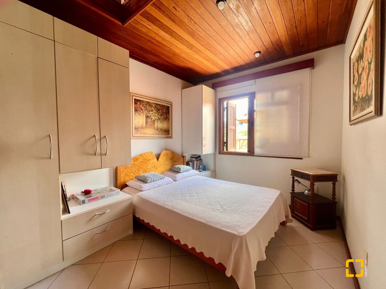 Casa com 222m², 5 quartos (sendo 2 suítes), 4 garagens, no bairro Campeche Morro das Pedras em Florianópolis