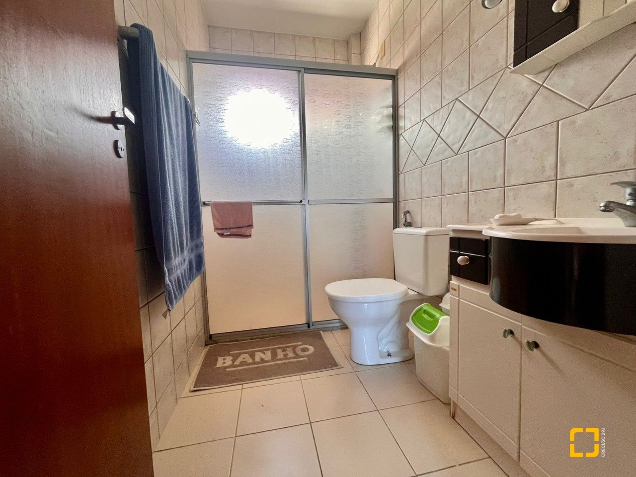 Casa com 222m², 5 quartos (sendo 2 suítes), 4 garagens, no bairro Campeche Morro das Pedras em Florianópolis