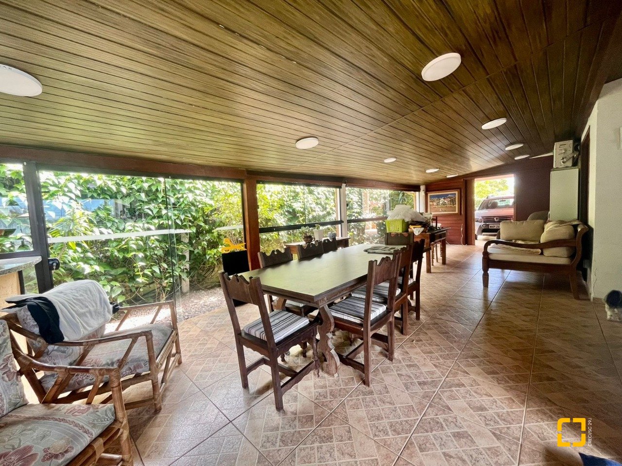 Casa com 222m², 5 quartos (sendo 2 suítes), 4 garagens, no bairro Campeche Morro das Pedras em Florianópolis