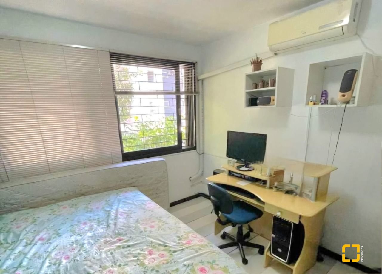 Casa com 250m², 6 quartos (sendo 1 suíte), 4 garagens, no bairro Carvoeira em Florianópolis