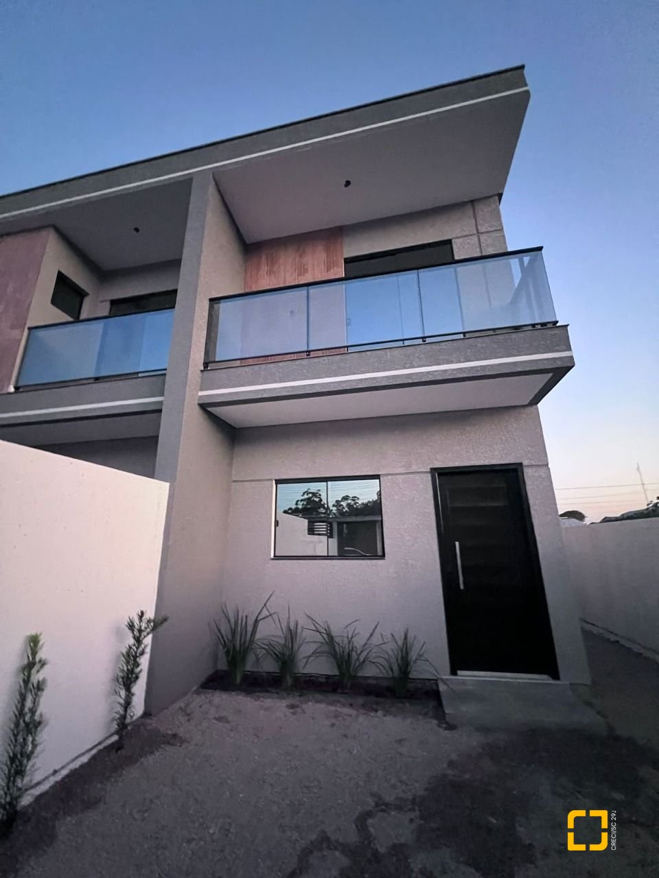 Casa com 85m², 3 quartos (sendo 1 suíte), 2 garagens, no bairro Rio Vermelho em Florianópolis