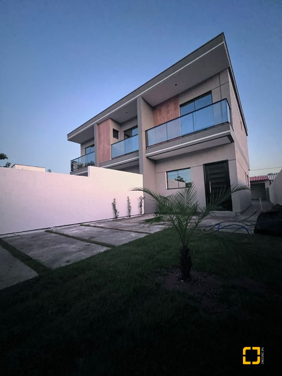 Casa com 85m², 3 quartos (sendo 1 suíte), 2 garagens, no bairro Rio Vermelho em Florianópolis