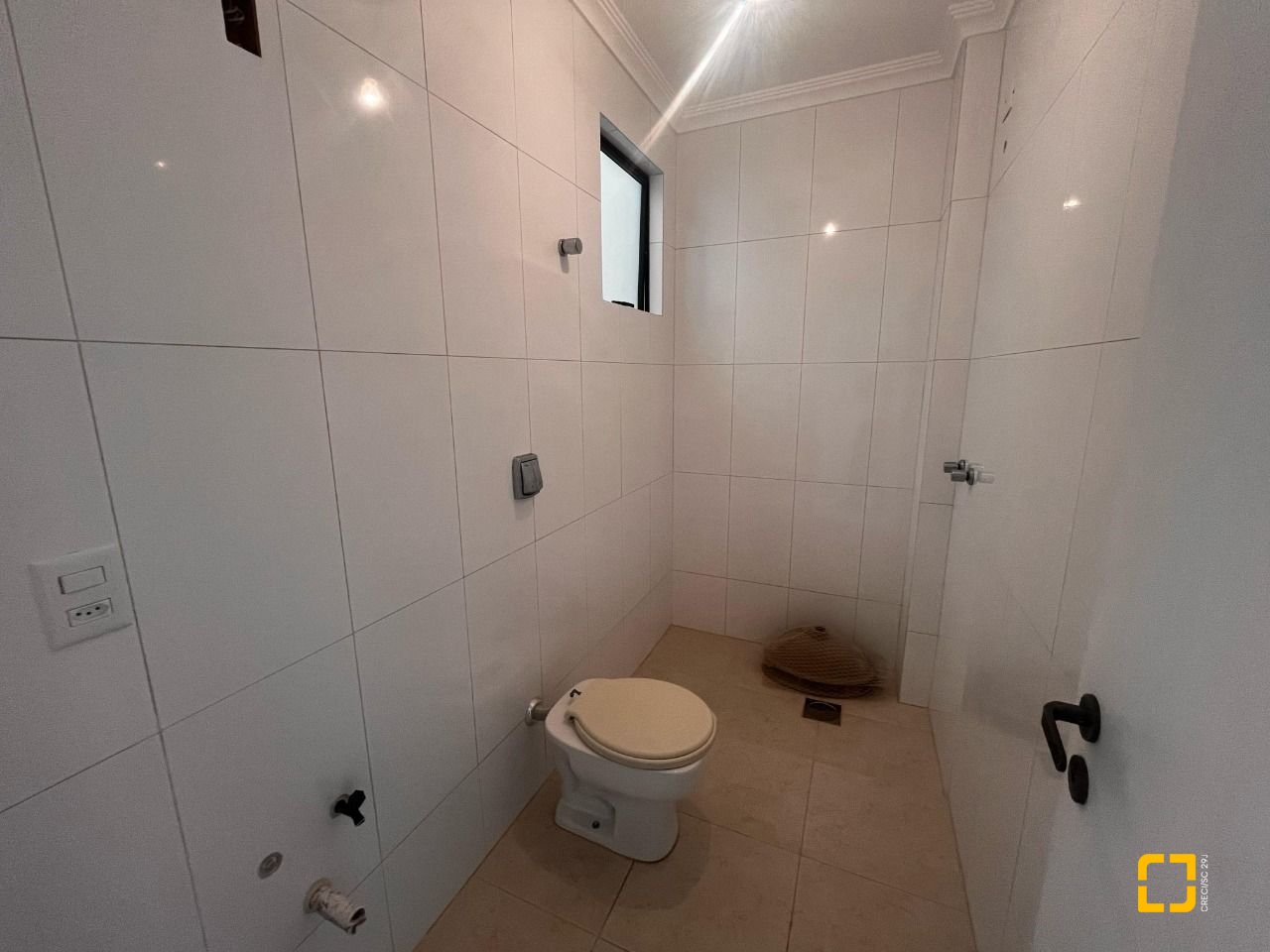 Cobertura com 170m², 3 quartos (sendo 1 suíte), 2 garagens, no bairro Carvoeira em Florianópolis