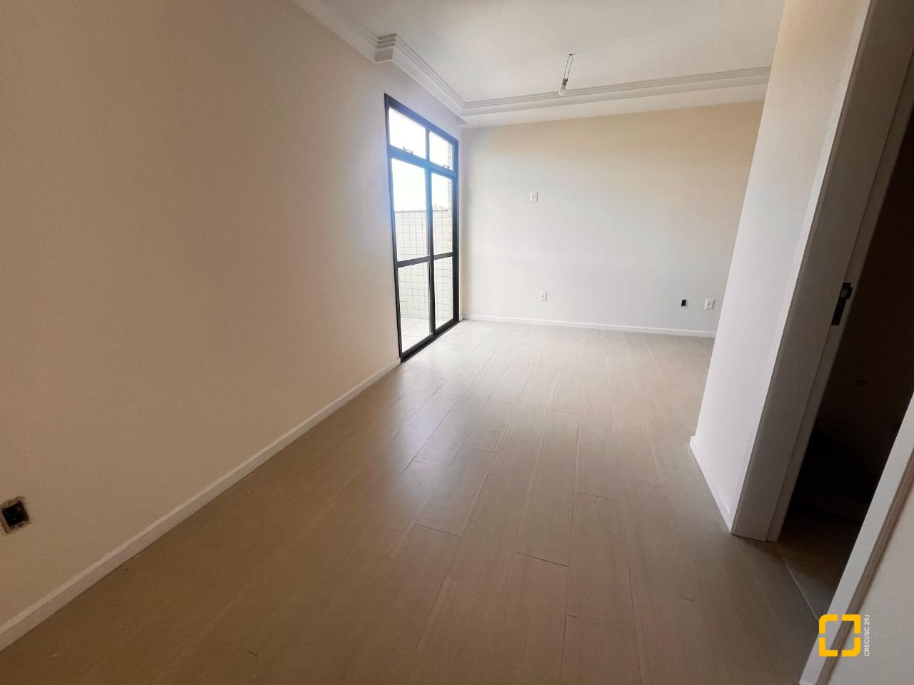 Cobertura com 170m², 3 quartos (sendo 1 suíte), 2 garagens, no bairro Carvoeira em Florianópolis