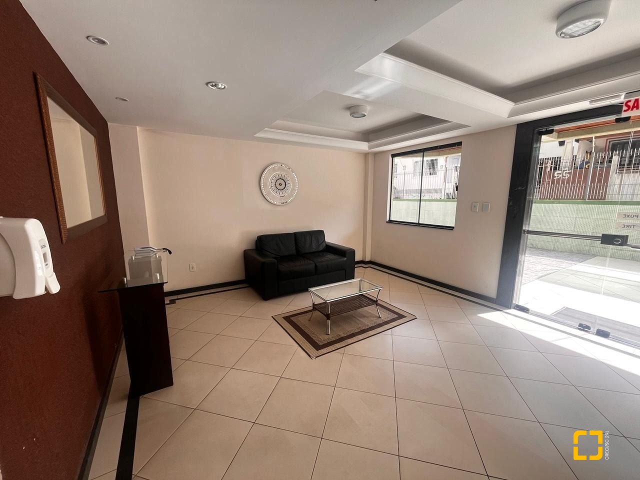 Cobertura com 170m², 3 quartos (sendo 1 suíte), 2 garagens, no bairro Carvoeira em Florianópolis