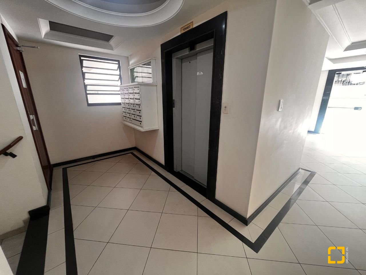 Cobertura com 170m², 3 quartos (sendo 1 suíte), 2 garagens, no bairro Carvoeira em Florianópolis
