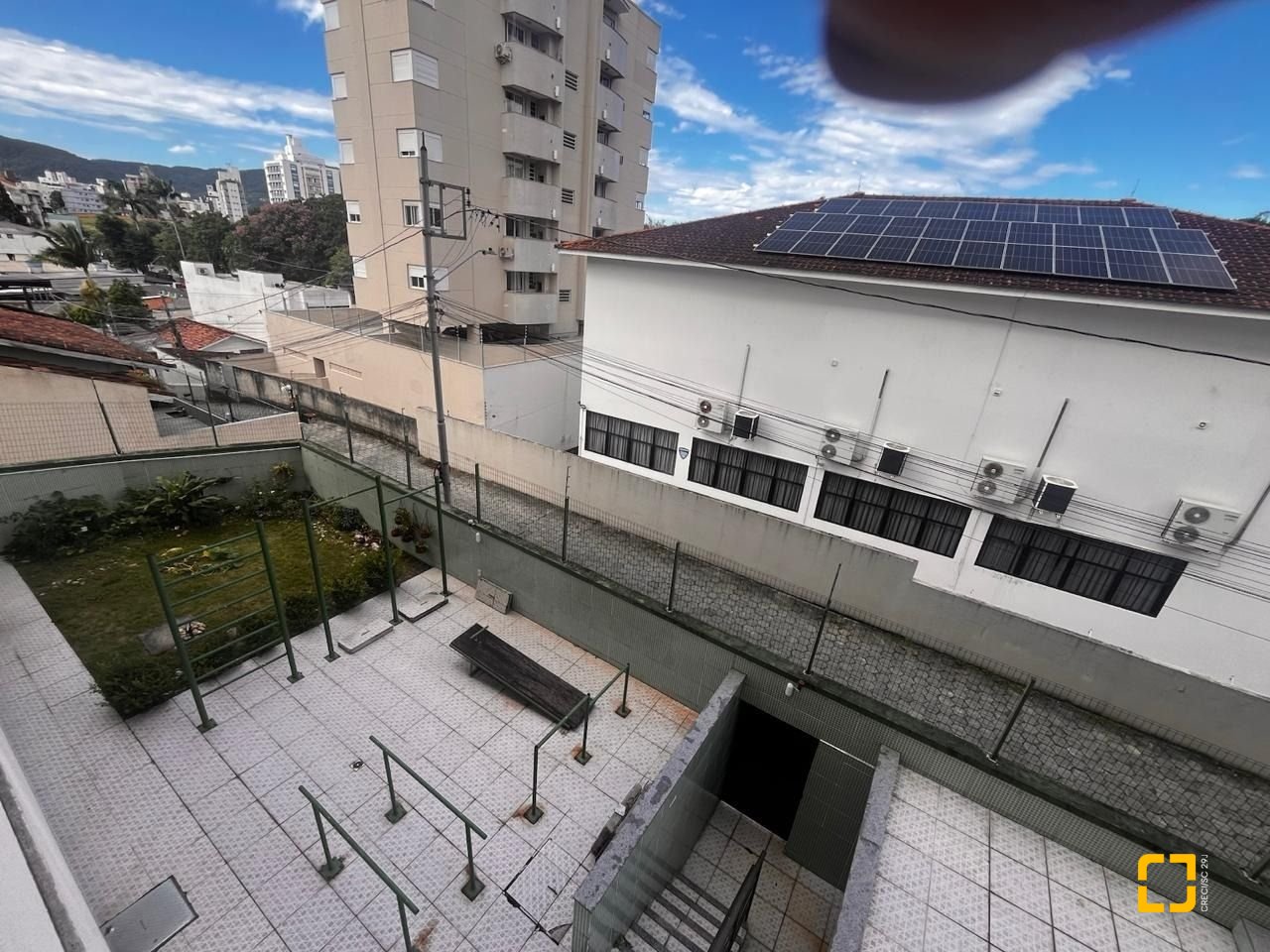Cobertura com 170m², 3 quartos (sendo 1 suíte), 2 garagens, no bairro Carvoeira em Florianópolis
