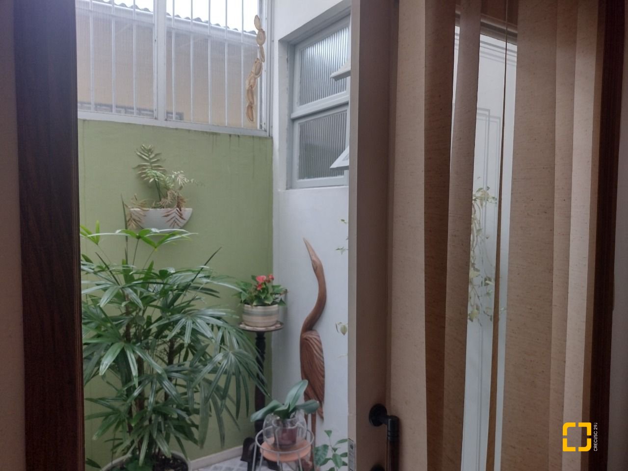 Casa com 140m², 4 quartos (sendo 1 suíte), 3 garagens, no bairro Trindade em Florianópolis