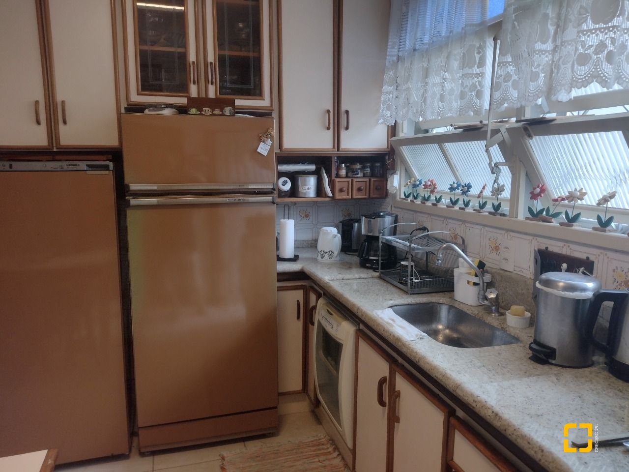 Casa com 140m², 4 quartos (sendo 1 suíte), 3 garagens, no bairro Trindade em Florianópolis