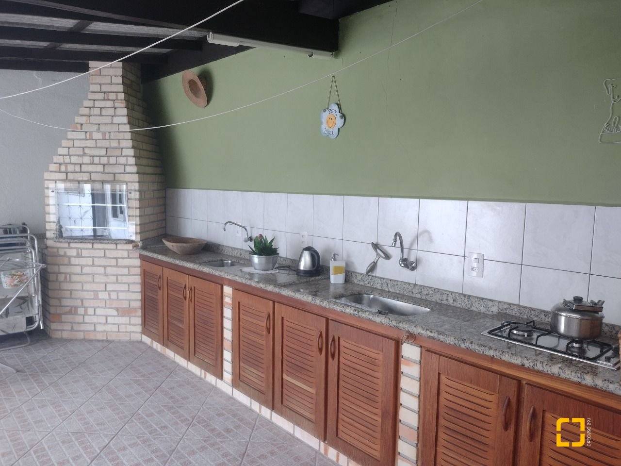Casa com 140m², 4 quartos (sendo 1 suíte), 3 garagens, no bairro Trindade em Florianópolis