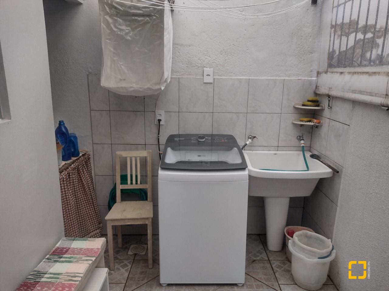 Casa com 140m², 4 quartos (sendo 1 suíte), 3 garagens, no bairro Trindade em Florianópolis