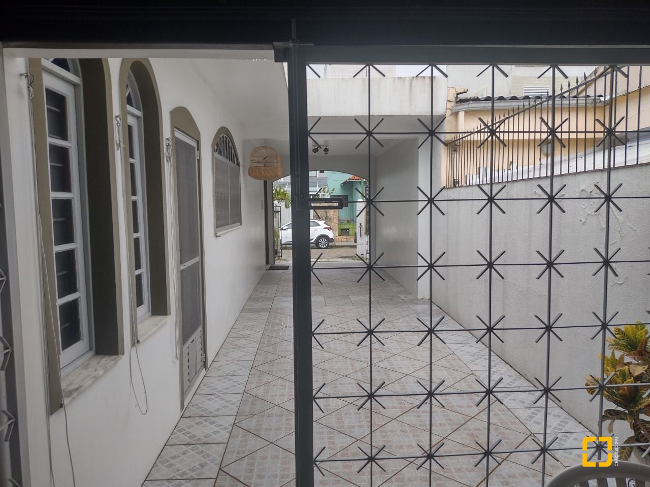 Casa com 140m², 4 quartos (sendo 1 suíte), 3 garagens, no bairro Trindade em Florianópolis
