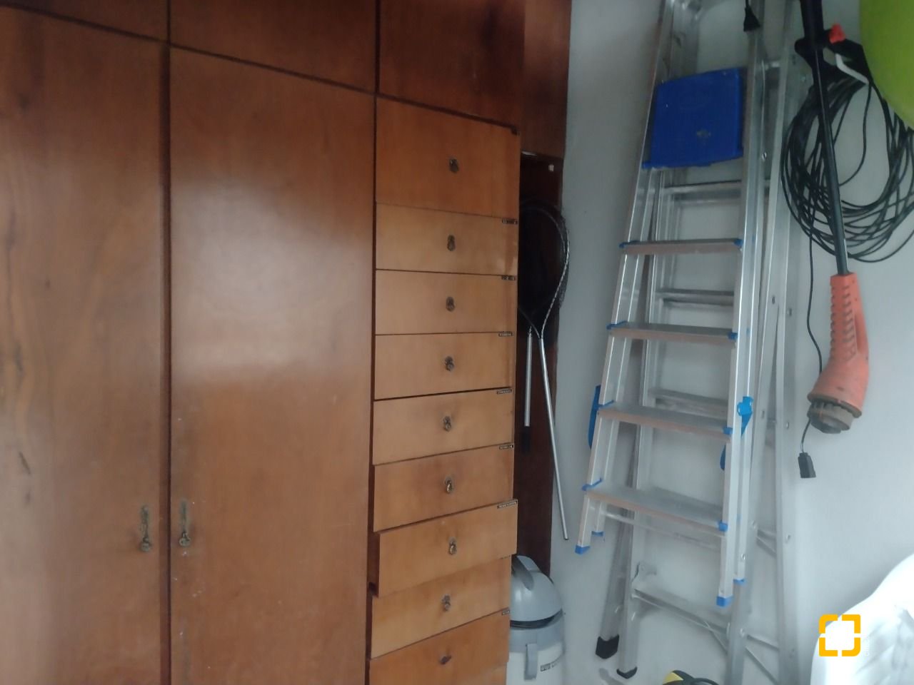 Casa com 140m², 4 quartos (sendo 1 suíte), 3 garagens, no bairro Trindade em Florianópolis
