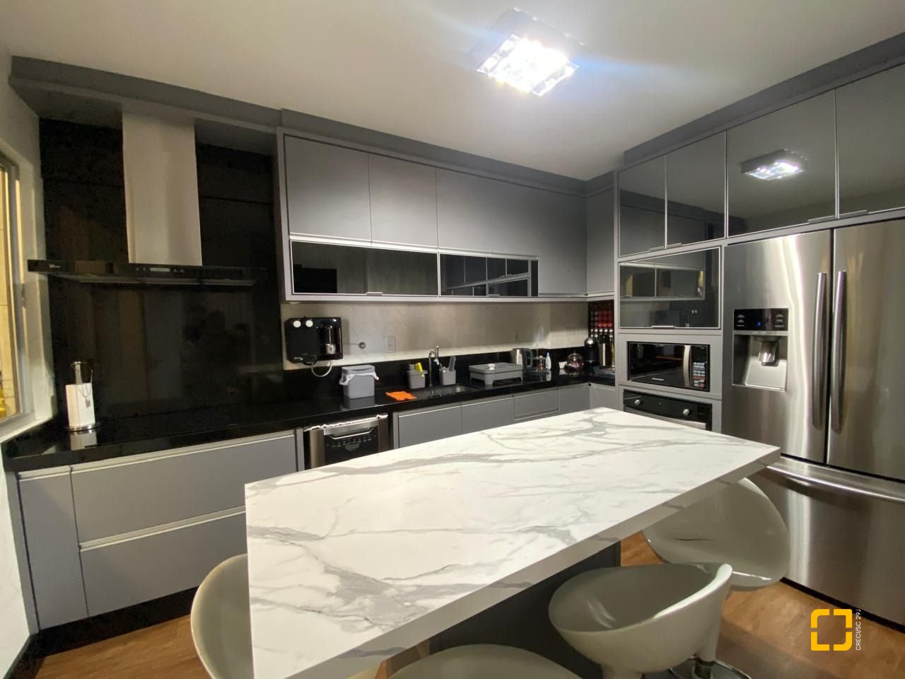 Apartamento com 103m², 3 quartos (sendo 1 suíte), 1 garagem, no bairro Campinas em São José