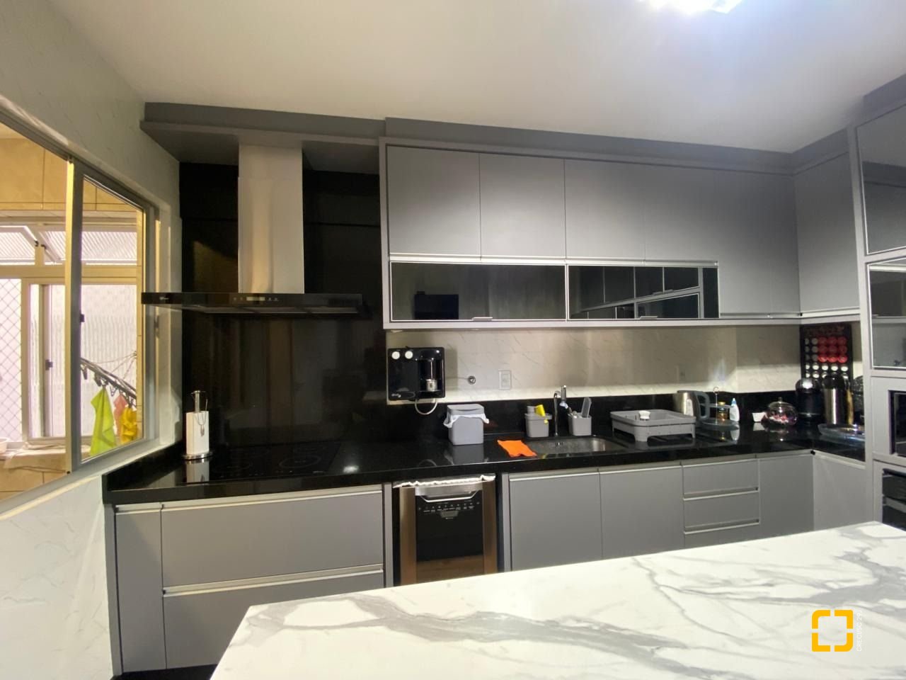 Apartamento com 103m², 3 quartos (sendo 1 suíte), 1 garagem, no bairro Campinas em São José