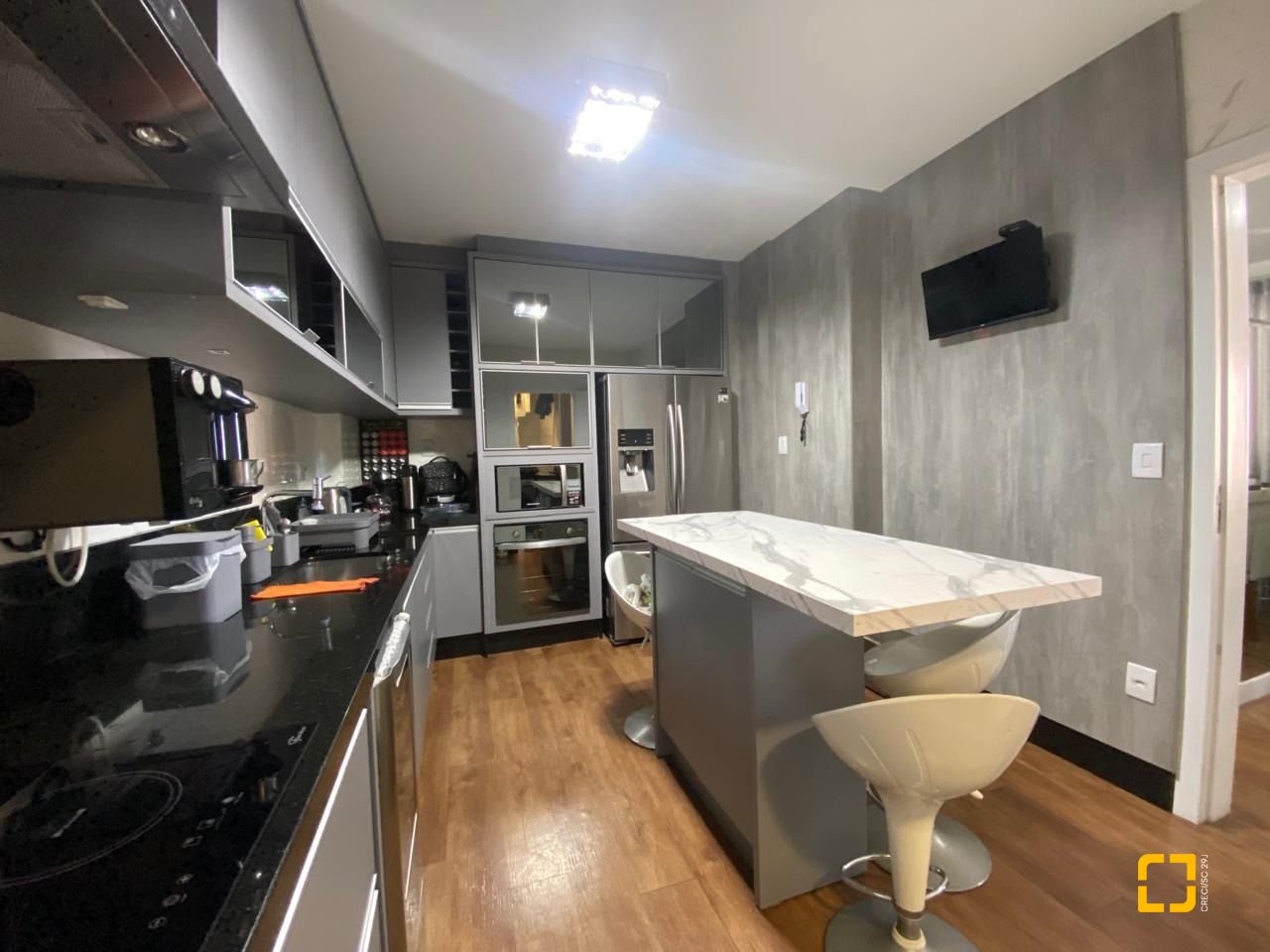 Apartamento com 103m², 3 quartos (sendo 1 suíte), 1 garagem, no bairro Campinas em São José