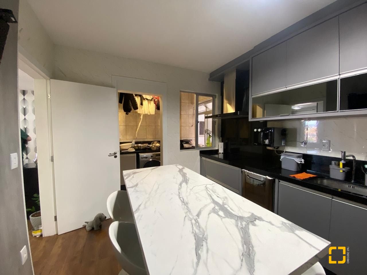 Apartamento com 103m², 3 quartos (sendo 1 suíte), 1 garagem, no bairro Campinas em São José