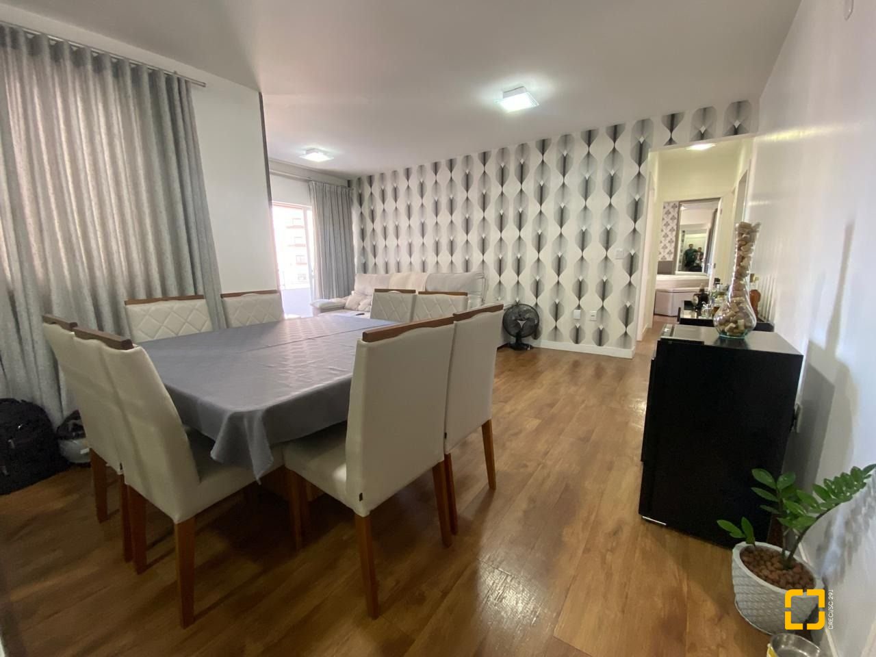 Apartamento com 103m², 3 quartos (sendo 1 suíte), 1 garagem, no bairro Campinas em São José