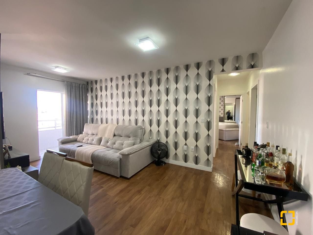 Apartamento com 103m², 3 quartos (sendo 1 suíte), 1 garagem, no bairro Campinas em São José