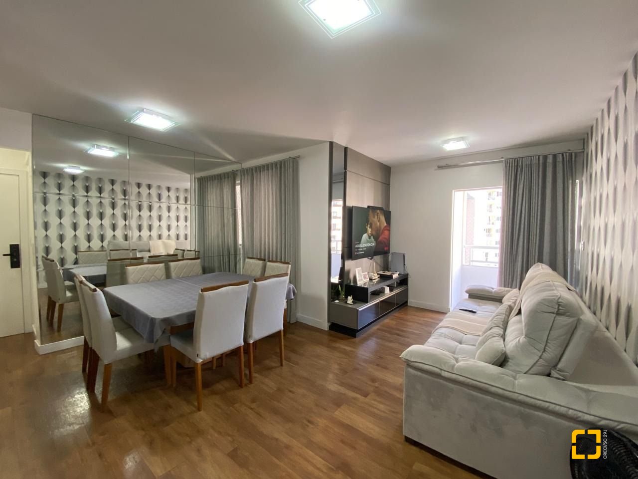 Apartamento com 103m², 3 quartos (sendo 1 suíte), 1 garagem, no bairro Campinas em São José