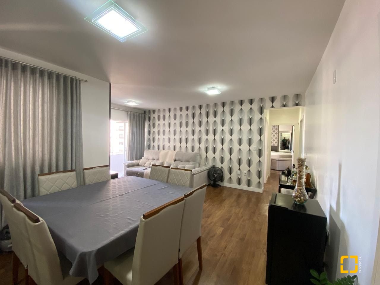 Apartamento com 103m², 3 quartos (sendo 1 suíte), 1 garagem, no bairro Campinas em São José