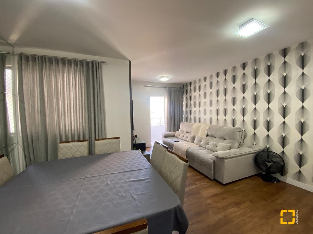 Apartamento com 103m², 3 quartos (sendo 1 suíte), 1 garagem, no bairro Campinas em São José