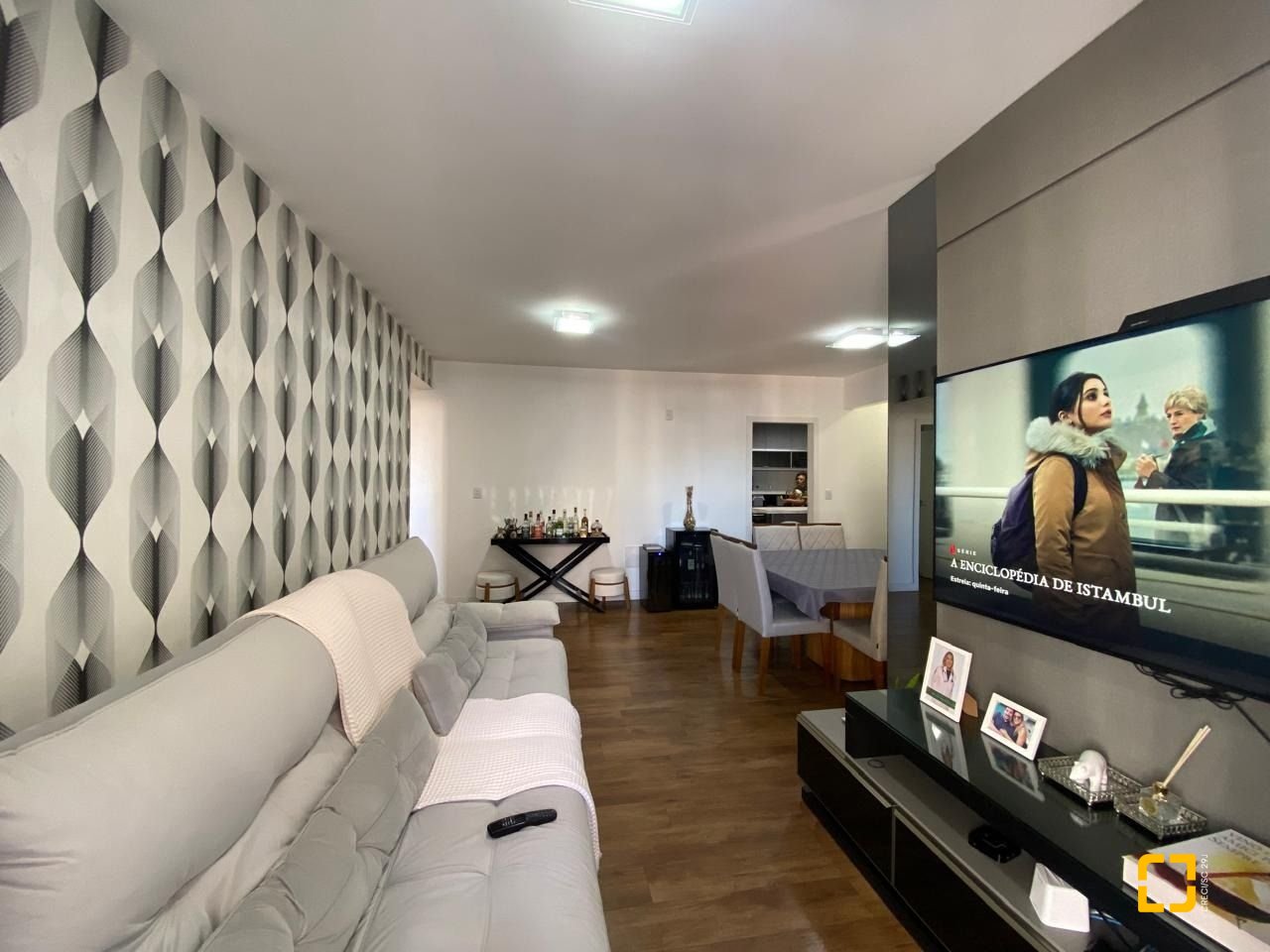 Apartamento com 103m², 3 quartos (sendo 1 suíte), 1 garagem, no bairro Campinas em São José