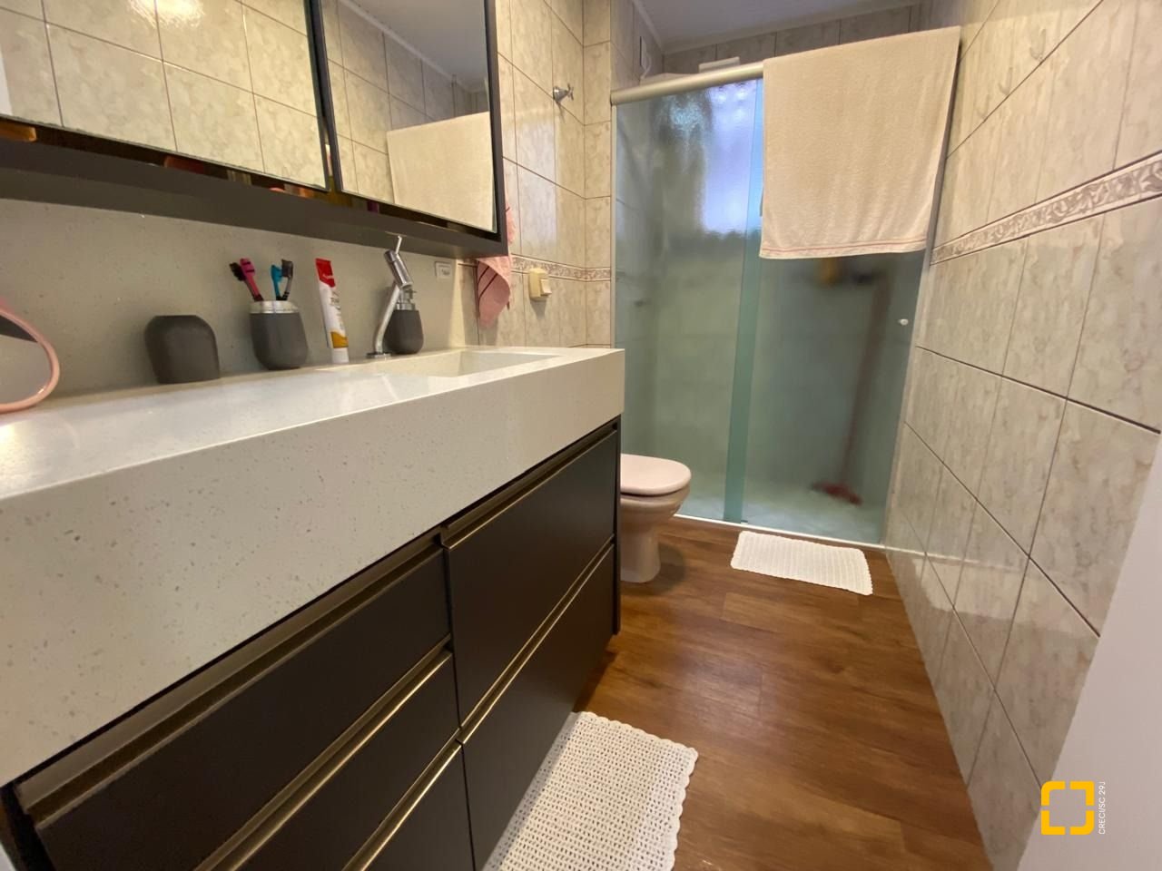 Apartamento com 103m², 3 quartos (sendo 1 suíte), 1 garagem, no bairro Campinas em São José