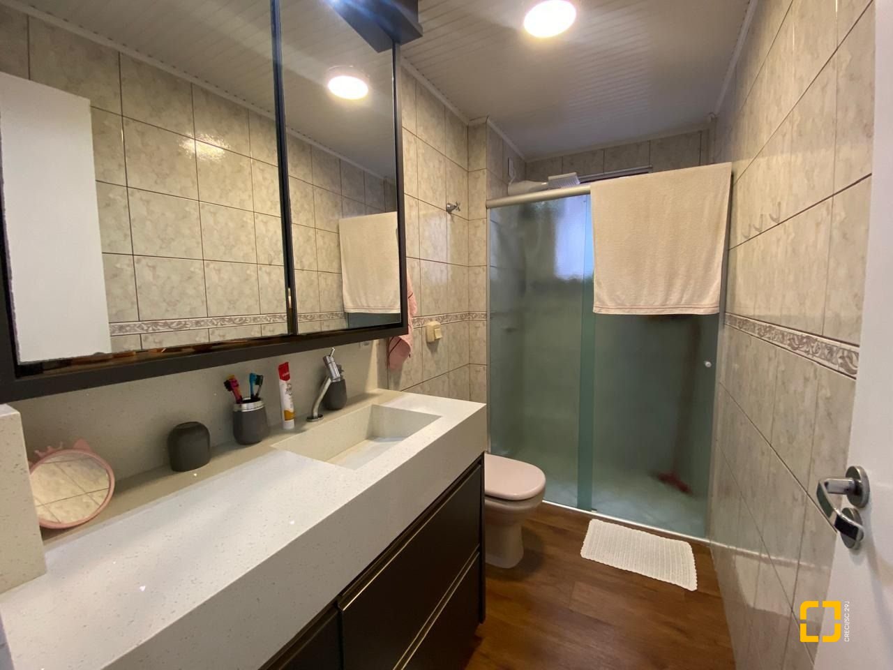 Apartamento com 103m², 3 quartos (sendo 1 suíte), 1 garagem, no bairro Campinas em São José