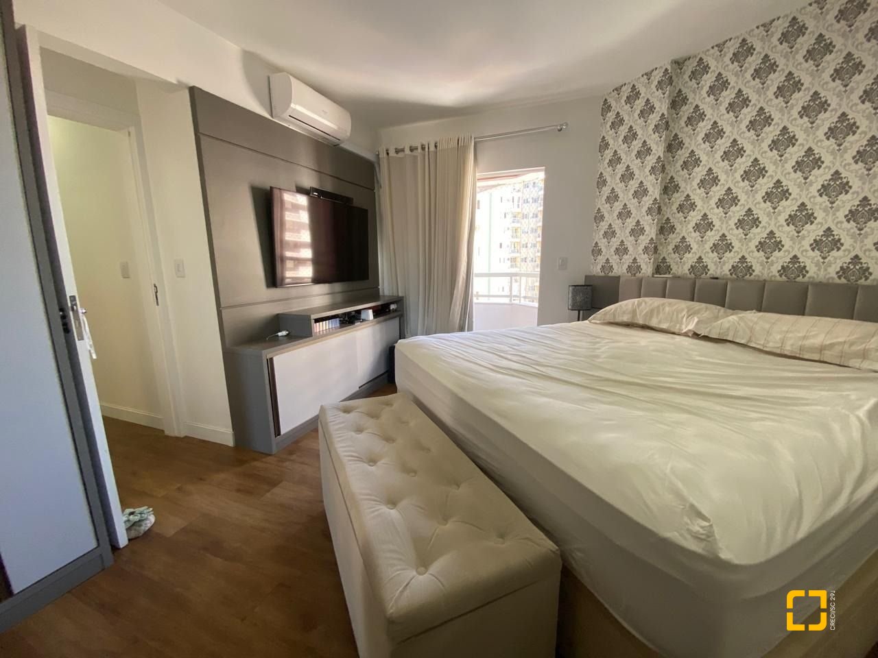 Apartamento com 103m², 3 quartos (sendo 1 suíte), 1 garagem, no bairro Campinas em São José