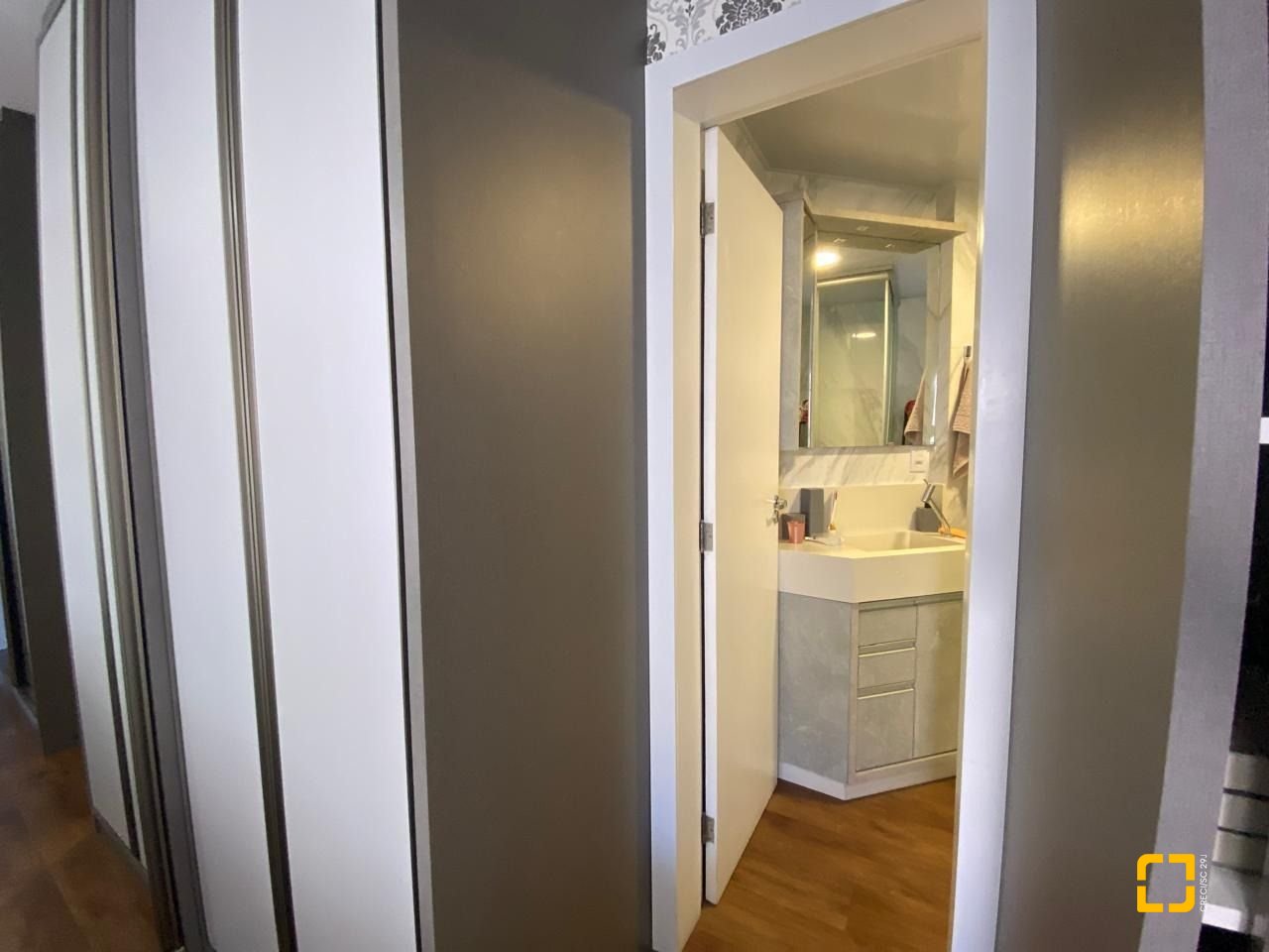 Apartamento com 103m², 3 quartos (sendo 1 suíte), 1 garagem, no bairro Campinas em São José
