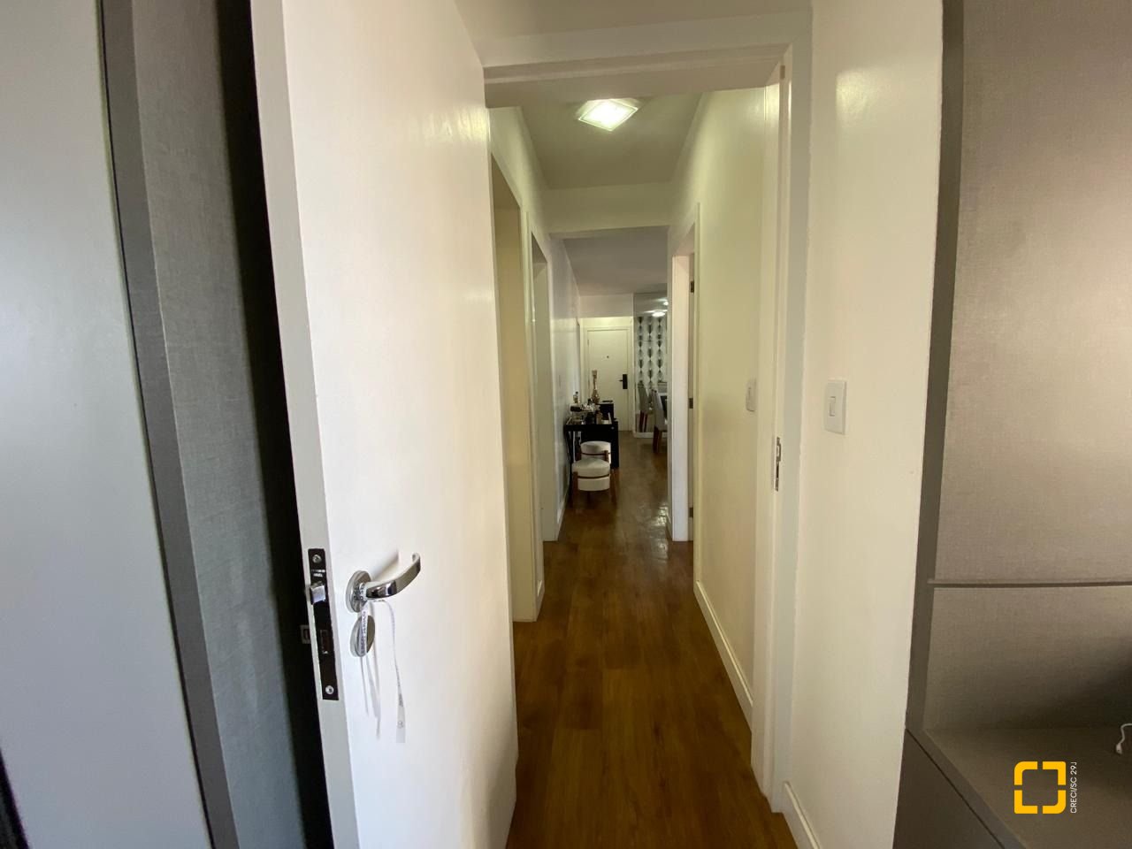 Apartamento com 103m², 3 quartos (sendo 1 suíte), 1 garagem, no bairro Campinas em São José