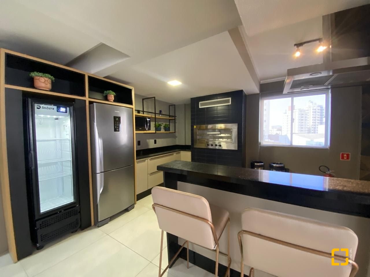 Apartamento com 103m², 3 quartos (sendo 1 suíte), 1 garagem, no bairro Campinas em São José