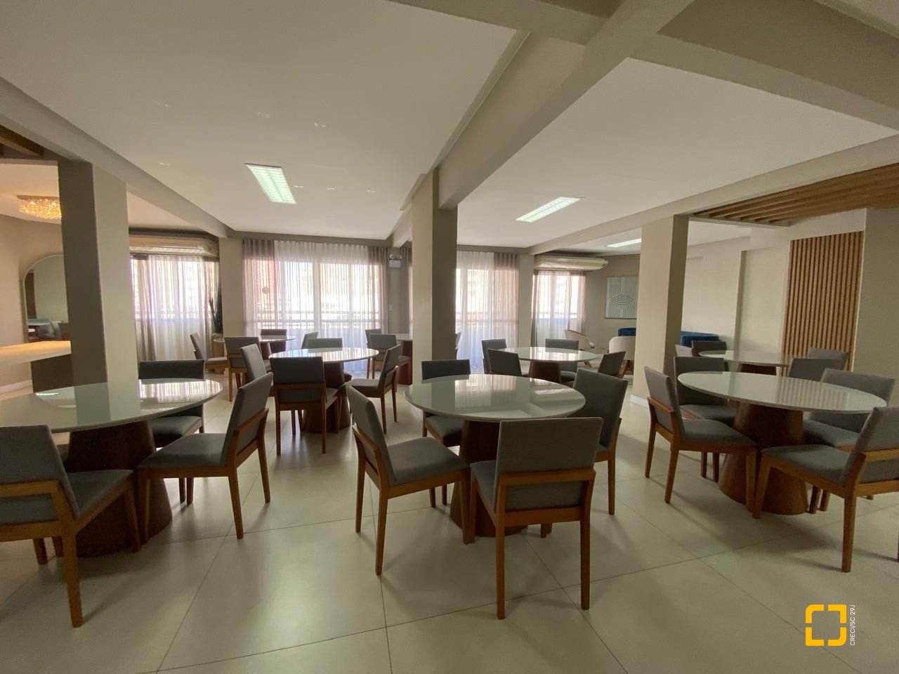 Apartamento com 103m², 3 quartos (sendo 1 suíte), 1 garagem, no bairro Campinas em São José