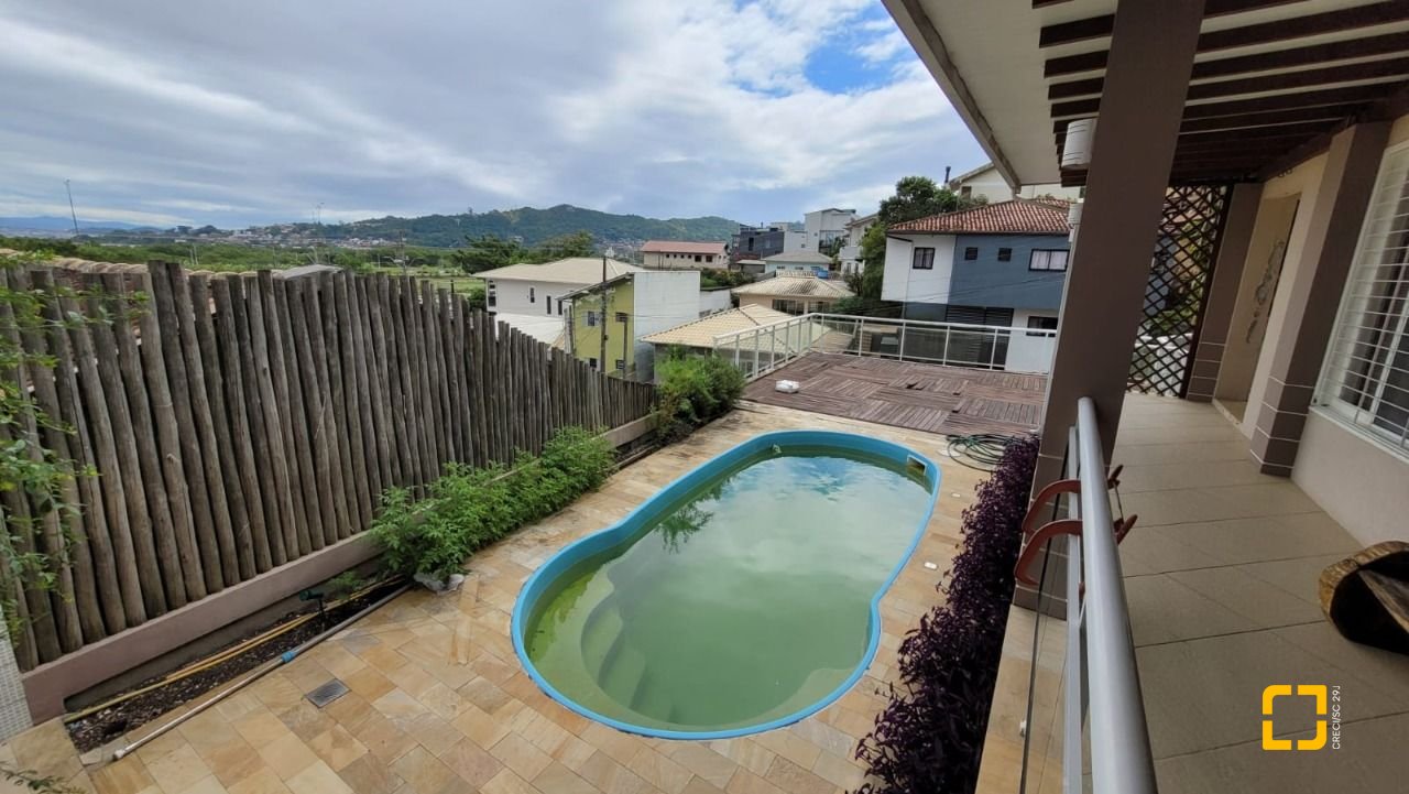 Casa com 110m², 3 quartos, 2 garagens, no bairro Saco dos Limões em Florianópolis