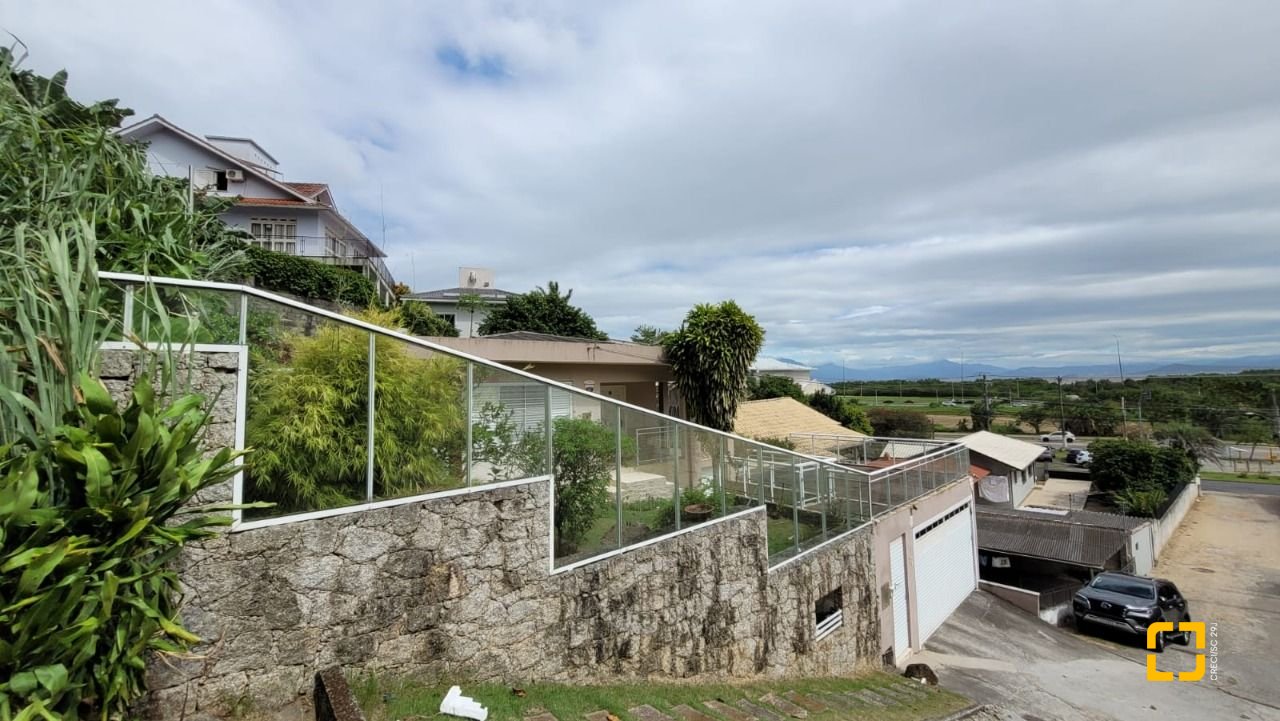 Casa com 110m², 3 quartos, 2 garagens, no bairro Saco dos Limões em Florianópolis