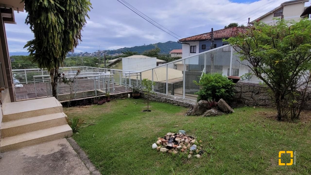 Casa com 110m², 3 quartos, 2 garagens, no bairro Saco dos Limões em Florianópolis