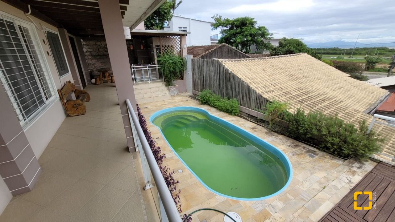 Casa com 110m², 3 quartos, 2 garagens, no bairro Saco dos Limões em Florianópolis