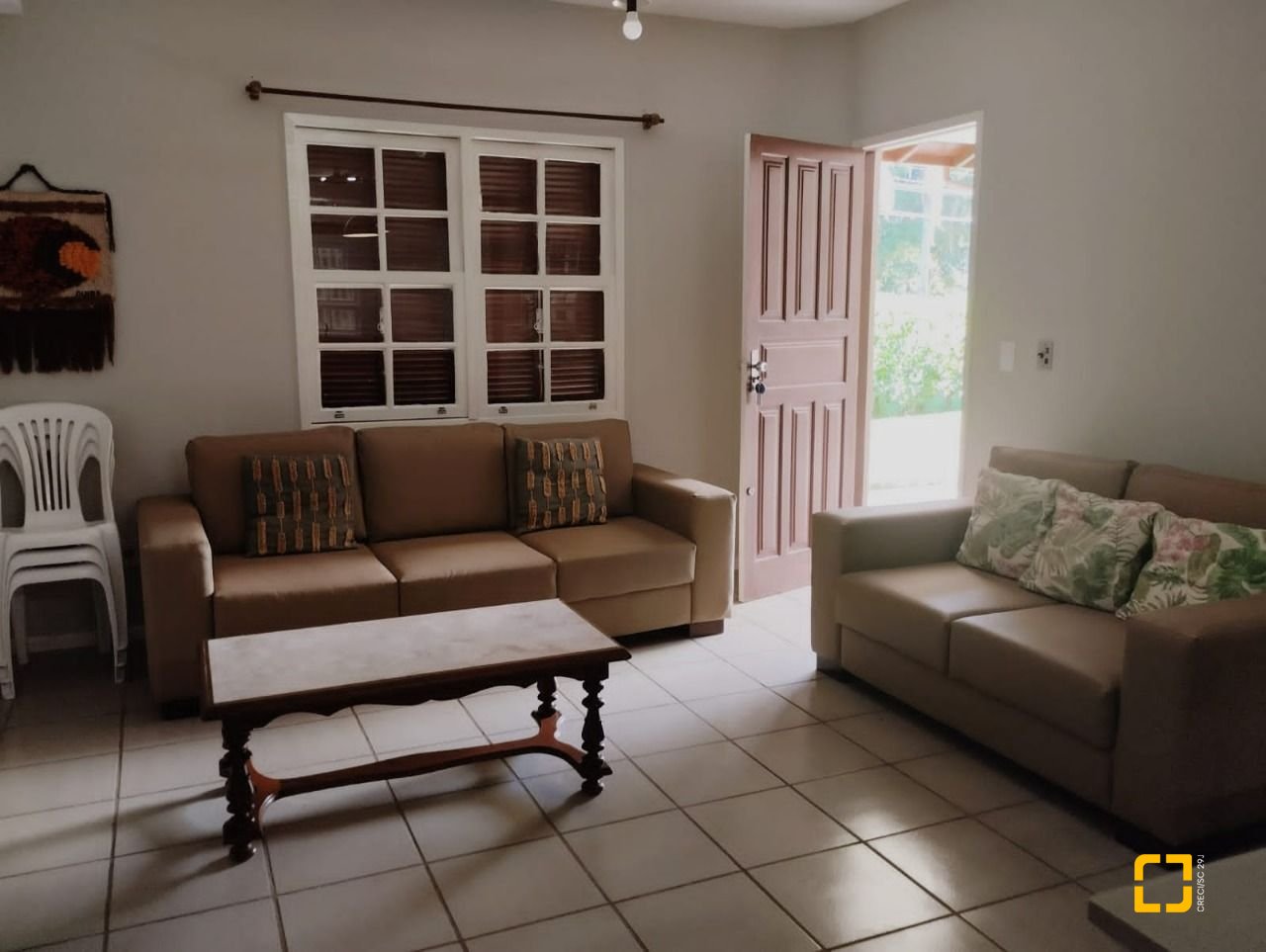 Casa de Condomínio com 735m², 4 quartos (sendo 1 suíte), 5 garagens, no bairro Ponta das Canas em Florianópolis