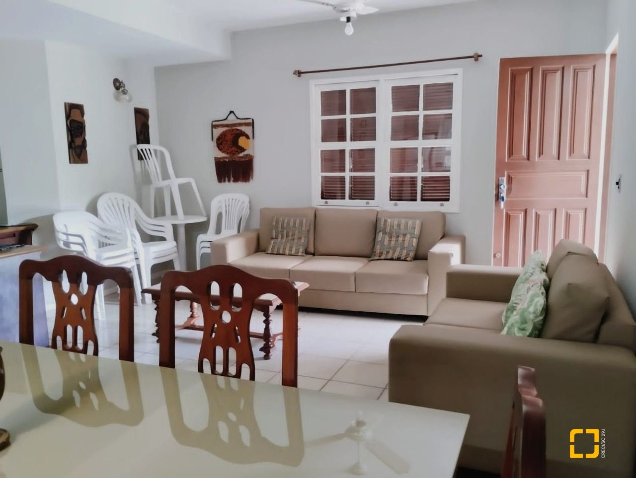 Casa de Condomínio com 735m², 4 quartos (sendo 1 suíte), 5 garagens, no bairro Ponta das Canas em Florianópolis