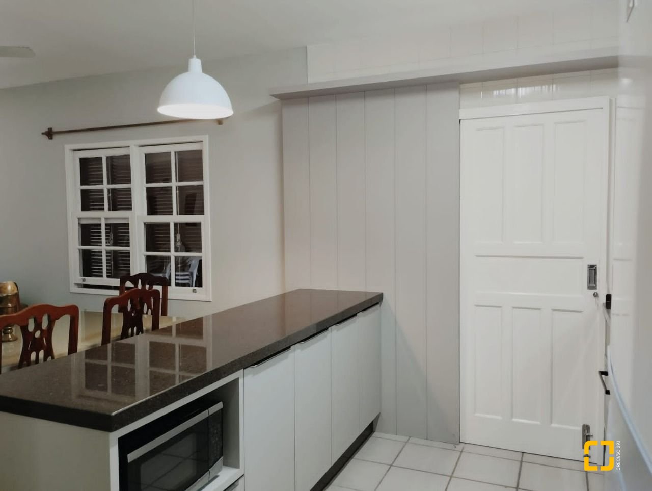 Casa de Condomínio com 735m², 4 quartos (sendo 1 suíte), 5 garagens, no bairro Ponta das Canas em Florianópolis
