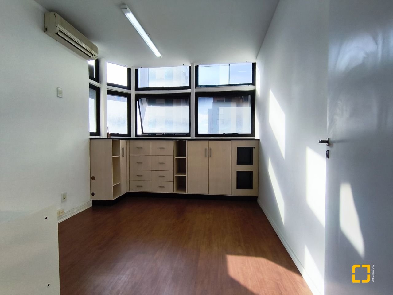 Sala com 30m², no bairro Centro em Florianópolis