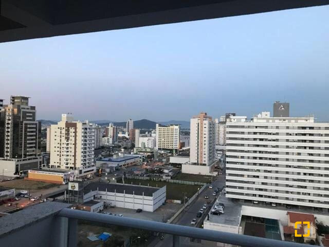 Apartamento com 67m², 3 quartos (sendo 1 suíte), 1 garagem, no bairro Pagani em Palhoça