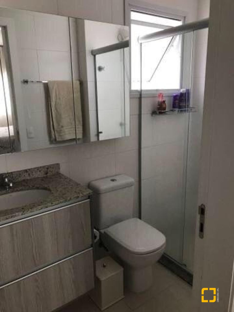 Apartamento com 67m², 2 quartos (sendo 1 suíte), 1 garagem, no bairro Pagani em Palhoça